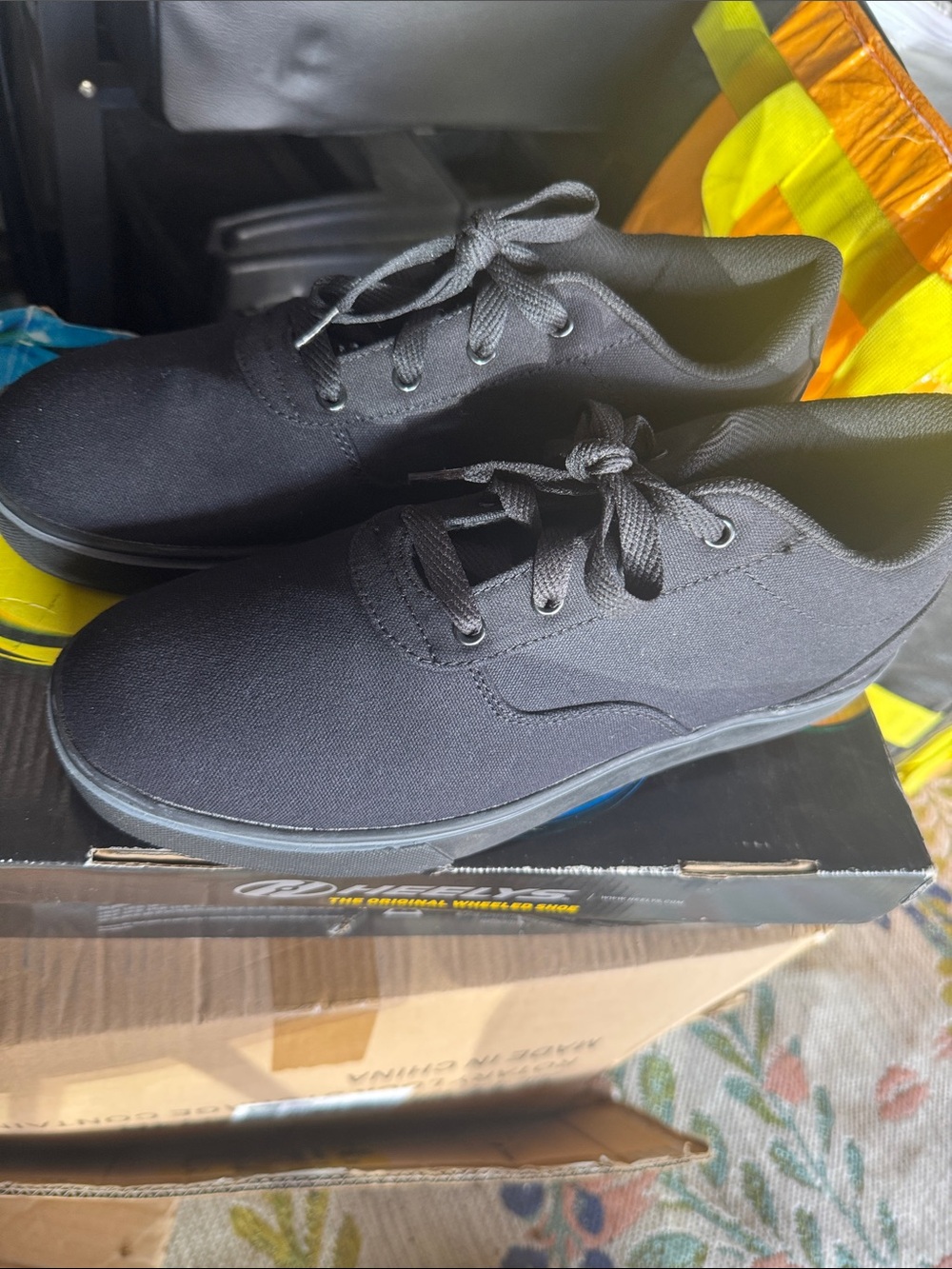 Heelys Black Men's Canvas Lace-Up Skate Sneakers - Picture 2 of 6